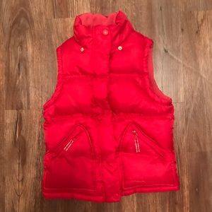 Oshkosh red puffer vest size 10 - Super Puffy!